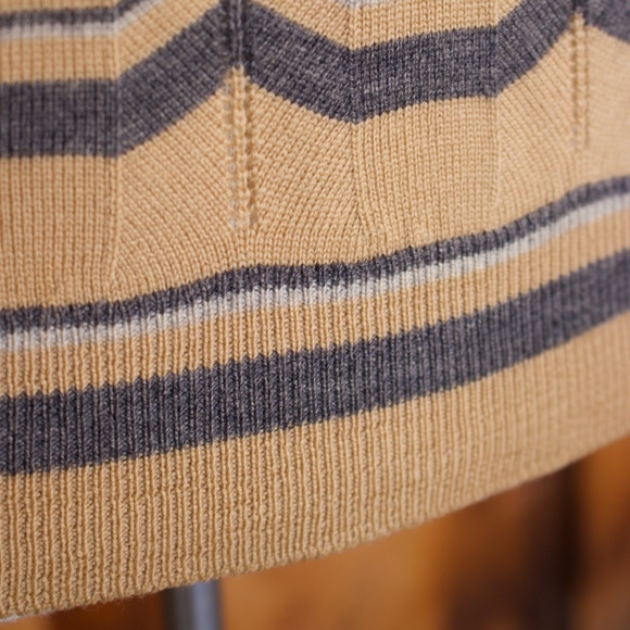 Vintage I. Magnin Jaeger 100% Wool Brown & Grey Chevron Knit Moch Neck Sweater - Picture 6 of 15
